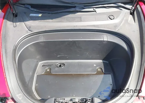 2018 Tesla Model 3 Long Range/Mid Range z USA, uszkodzony, nr VIN 5YJ3E1EAXJF052258